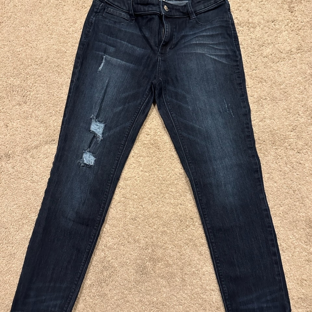 Stylish Black Distressed Women's Jeans